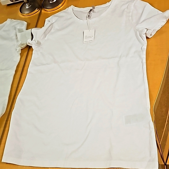Banana Republic The signature Tee collection shirt Brand New with tag - Picture 4 of 7